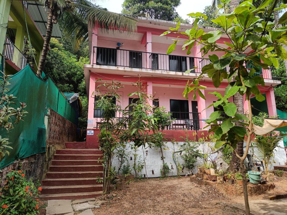 Est Hem Guest house *
